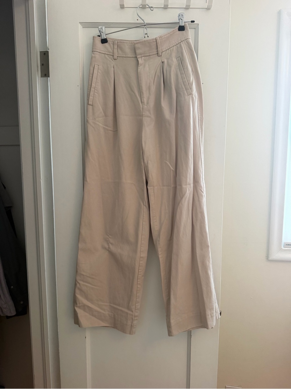 Everlane Wide-Leg Pants in Light Beige